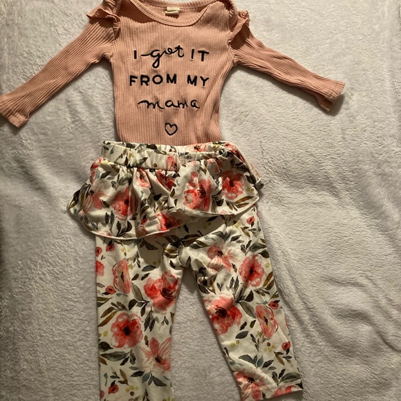 Babygirl fits as 3/6 months or 6 months ‘I got it from my mama’ adorable outfit - Picture 2 of 4